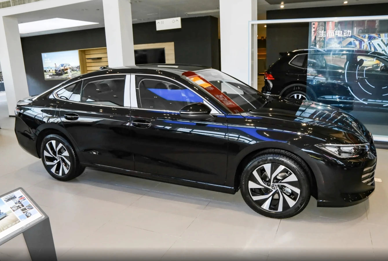 2025 New Dazhong High-Speed Electric Car - Innovative New Energy Vehicle with Exceptional Reception