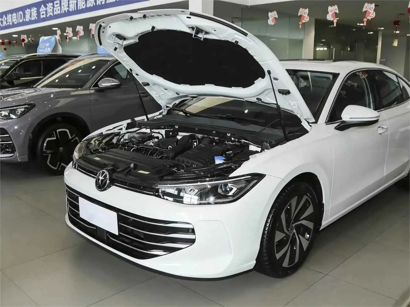 Accept Custom Orders V-m High Cost Performance 2025 For Executive Business Sedan R18 Automatic Transmission Left New Comfortable